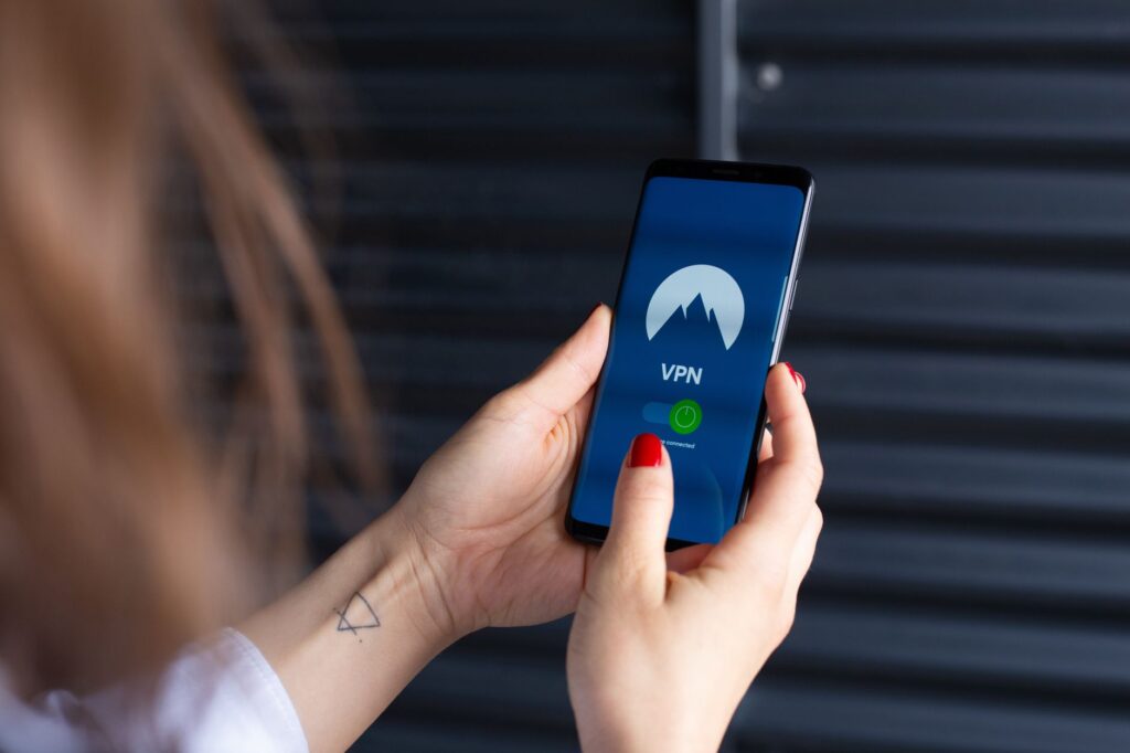Análisis comparativo de VPN gratuitas versus soluciones empresariales 1 pexels photo 2048774